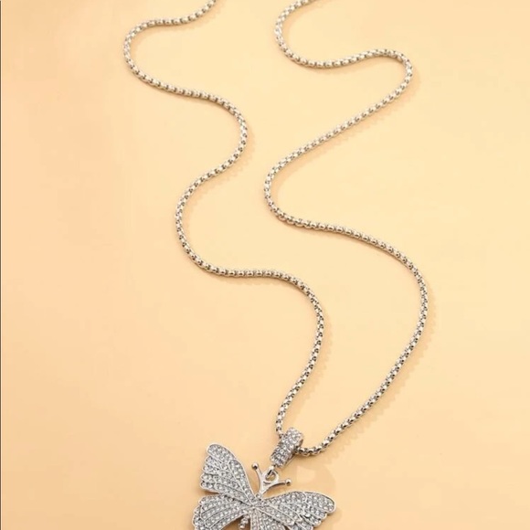 Butterfly silver necklace - Picture 2 of 3